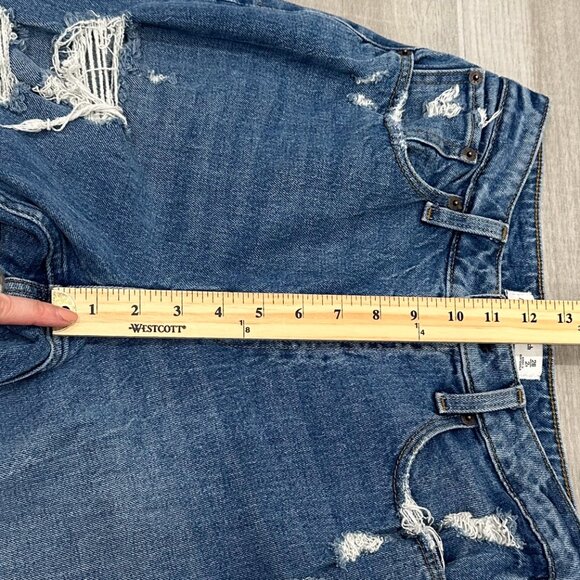 Abercrombie & Fitch High Rise Mom Jean Curve Love in Medium Wash Distressed - Picture 11 of 15